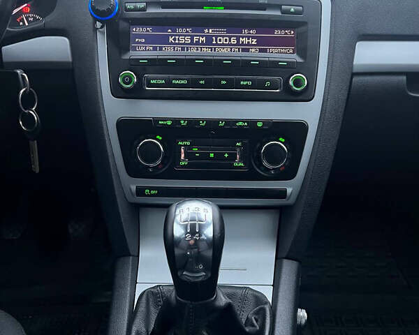 Серый Шкода Октавия, объемом двигателя 1.6 л и пробегом 280 тыс. км за 7900 $, фото 14 на Automoto.ua