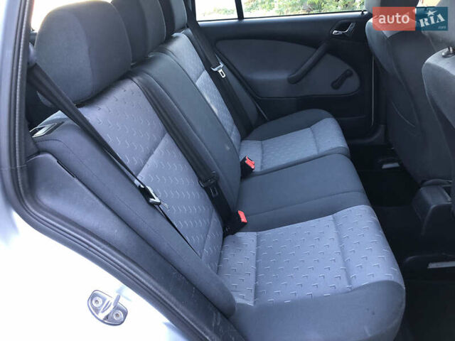 Сірий Шкода Октавія, об'ємом двигуна 1.6 л та пробігом 160 тис. км за 7300 $, фото 24 на Automoto.ua