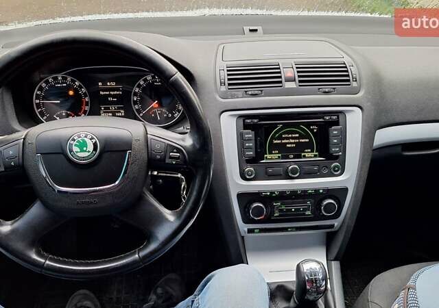 Сірий Шкода Октавія, об'ємом двигуна 1.59 л та пробігом 303 тис. км за 7350 $, фото 7 на Automoto.ua