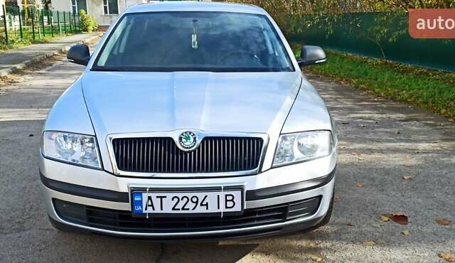 Шкода Октавія 2010 у Богородчанах на Automoto.ua Сірий Шкода Октавія, об'ємом двигуна 1.6 л та пробігом 354 тис. км за 4400 $, фото 20 на Automoto.ua