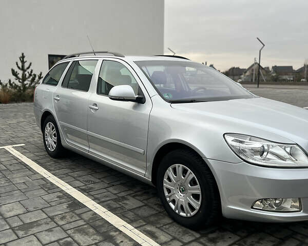 Серый Шкода Октавия, объемом двигателя 1.4 л и пробегом 217 тыс. км за 7100 $, фото 3 на Automoto.ua