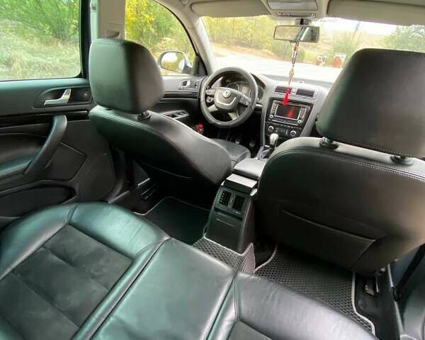 Серый Шкода Октавия, объемом двигателя 1.8 л и пробегом 255 тыс. км за 8500 $, фото 16 на Automoto.ua