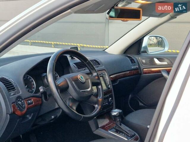 Серый Шкода Октавия, объемом двигателя 1.6 л и пробегом 229 тыс. км за 8300 $, фото 26 на Automoto.ua