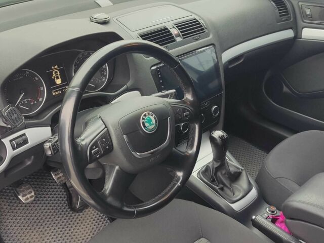 Сірий Шкода Октавія, об'ємом двигуна 1.8 л та пробігом 298 тис. км за 6500 $, фото 7 на Automoto.ua