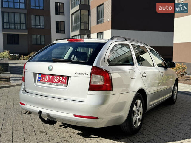 Шкода Октавія 2010 у Львові на Automoto.ua Сірий Шкода Октавія, об'ємом двигуна 2 л та пробігом 282 тис. км за 7550 $, фото 5 на Automoto.ua