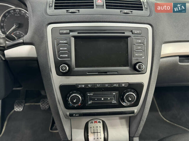 Сірий Шкода Октавія, об'ємом двигуна 1.8 л та пробігом 195 тис. км за 7800 $, фото 14 на Automoto.ua