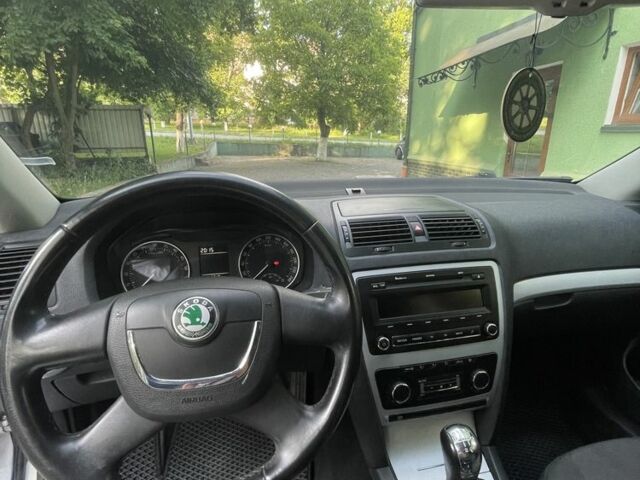 Серый Шкода Октавия, объемом двигателя 1.6 л и пробегом 220 тыс. км за 8000 $, фото 4 на Automoto.ua