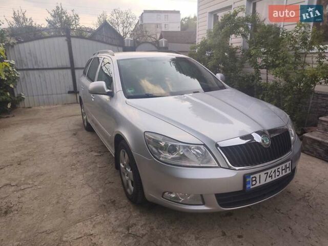 Серый Шкода Октавия, объемом двигателя 1.6 л и пробегом 200 тыс. км за 7650 $, фото 1 на Automoto.ua