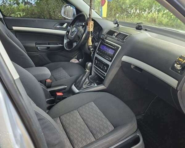 Сірий Шкода Октавія, об'ємом двигуна 1.6 л та пробігом 320 тис. км за 7250 $, фото 8 на Automoto.ua