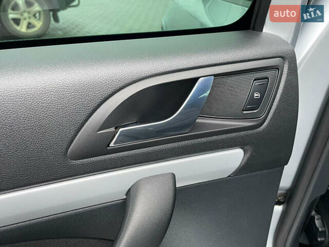 Серый Шкода Октавия, объемом двигателя 1.6 л и пробегом 229 тыс. км за 8999 $, фото 86 на Automoto.ua