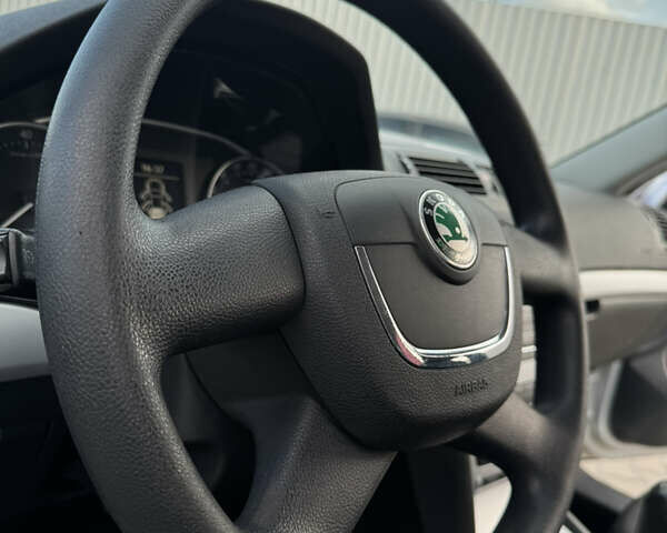 Серый Шкода Октавия, объемом двигателя 1.6 л и пробегом 208 тыс. км за 7999 $, фото 41 на Automoto.ua