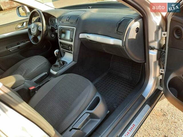 Серый Шкода Октавия, объемом двигателя 1.8 л и пробегом 182 тыс. км за 9999 $, фото 12 на Automoto.ua