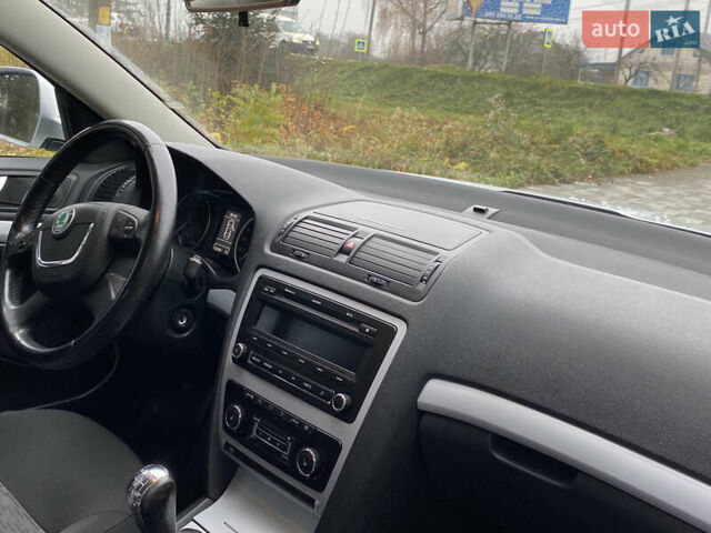 Серый Шкода Октавия, объемом двигателя 1.4 л и пробегом 206 тыс. км за 7300 $, фото 7 на Automoto.ua