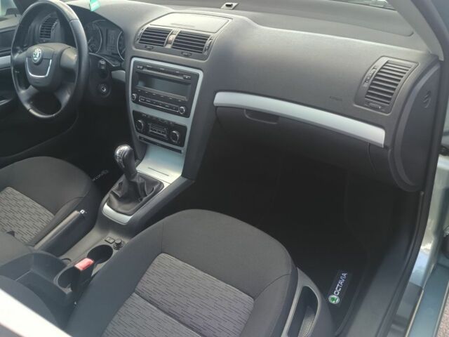 Серый Шкода Октавия, объемом двигателя 0 л и пробегом 229 тыс. км за 8499 $, фото 9 на Automoto.ua