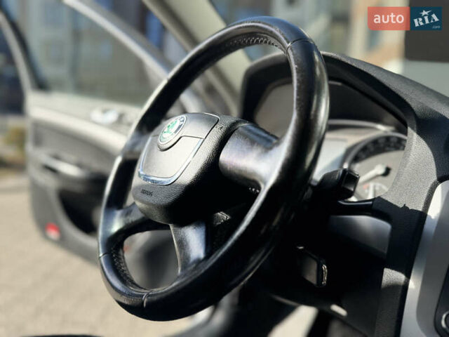Шкода Октавія 2010 у Львові на Automoto.ua Сірий Шкода Октавія, об'ємом двигуна 2 л та пробігом 282 тис. км за 7550 $, фото 17 на Automoto.ua