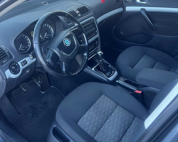 Серый Шкода Октавия, объемом двигателя 1.97 л и пробегом 300 тыс. км за 7900 $, фото 8 на Automoto.ua
