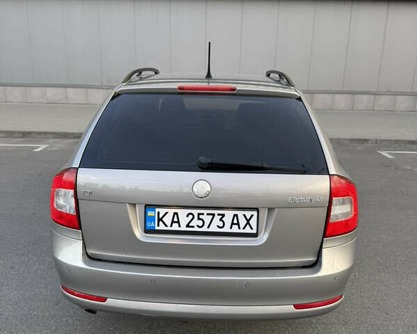 Шкода Октавія 2010 у Києві на Automoto.ua Сірий Шкода Октавія, об'ємом двигуна 1.6 л та пробігом 197 тис. км за 6950 $, фото 5 на Automoto.ua