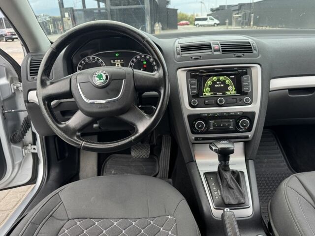 Сірий Шкода Октавія, об'ємом двигуна 2 л та пробігом 282 тис. км за 7990 $, фото 9 на Automoto.ua