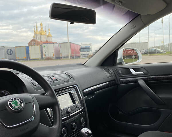 Серый Шкода Октавия, объемом двигателя 2 л и пробегом 273 тыс. км за 8200 $, фото 43 на Automoto.ua