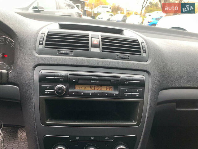 Сірий Шкода Октавія, об'ємом двигуна 1.6 л та пробігом 307 тис. км за 7190 $, фото 23 на Automoto.ua