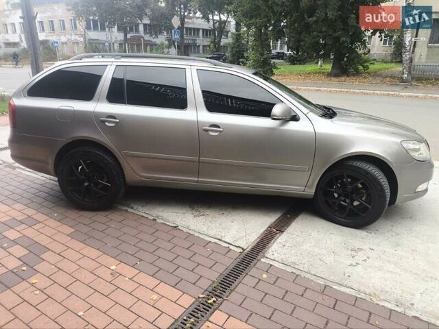 Серый Шкода Октавия, объемом двигателя 1.6 л и пробегом 260 тыс. км за 8500 $, фото 4 на Automoto.ua