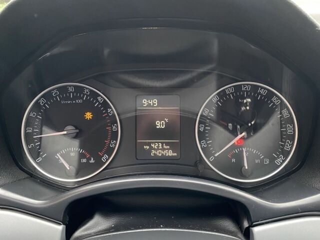 Сірий Шкода Октавія, об'ємом двигуна 1.6 л та пробігом 240 тис. км за 8900 $, фото 7 на Automoto.ua