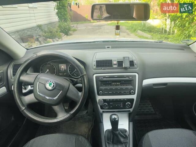 Серый Шкода Октавия, объемом двигателя 1.6 л и пробегом 200 тыс. км за 7650 $, фото 12 на Automoto.ua