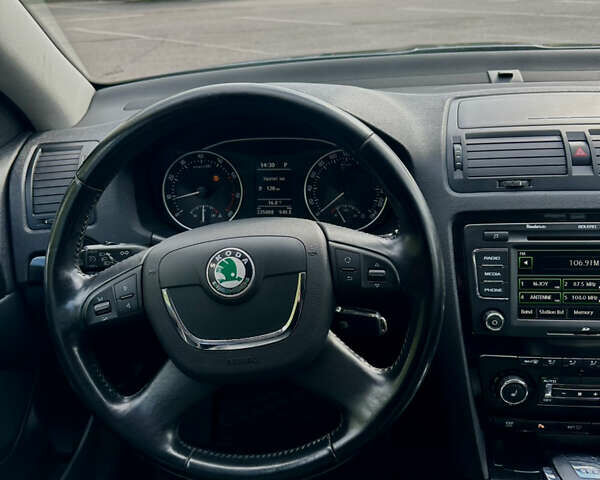 Сірий Шкода Октавія, об'ємом двигуна 1.8 л та пробігом 235 тис. км за 9000 $, фото 9 на Automoto.ua