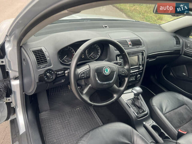 Серый Шкода Октавия, объемом двигателя 2 л и пробегом 255 тыс. км за 10700 $, фото 16 на Automoto.ua