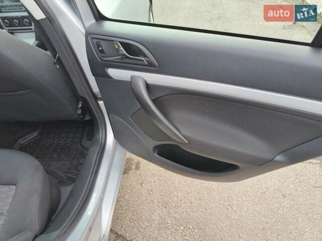 Сірий Шкода Октавія, об'ємом двигуна 1.8 л та пробігом 204 тис. км за 8000 $, фото 25 на Automoto.ua