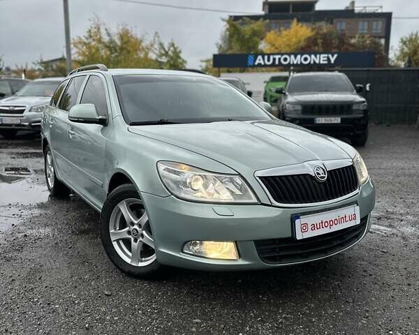 Серый Шкода Октавия, объемом двигателя 1.6 л и пробегом 251 тыс. км за 7800 $, фото 1 на Automoto.ua