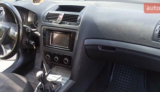 Шкода Октавія 2010 у Богородчанах на Automoto.ua Сірий Шкода Октавія, об'ємом двигуна 1.6 л та пробігом 354 тис. км за 4400 $, фото 18 на Automoto.ua