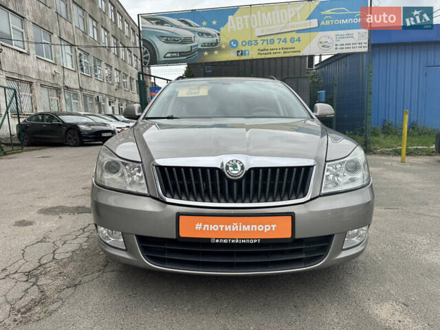 Серый Шкода Октавия, объемом двигателя 1.6 л и пробегом 247 тыс. км за 9900 $, фото 44 на Automoto.ua