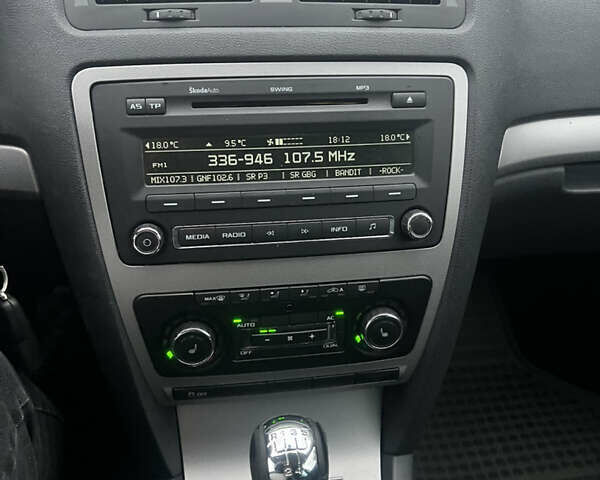 Сірий Шкода Октавія, об'ємом двигуна 1.6 л та пробігом 281 тис. км за 7800 $, фото 22 на Automoto.ua