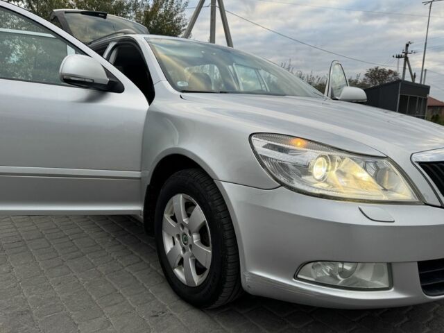 Сірий Шкода Октавія, об'ємом двигуна 2 л та пробігом 282 тис. км за 7990 $, фото 21 на Automoto.ua