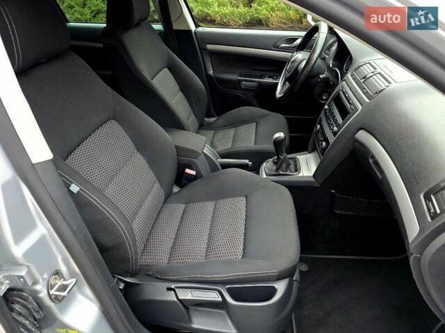 Серый Шкода Октавия, объемом двигателя 1.8 л и пробегом 190 тыс. км за 7200 $, фото 68 на Automoto.ua