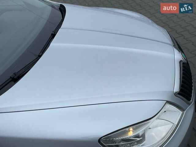 Серый Шкода Октавия, объемом двигателя 1.6 л и пробегом 229 тыс. км за 9499 $, фото 199 на Automoto.ua