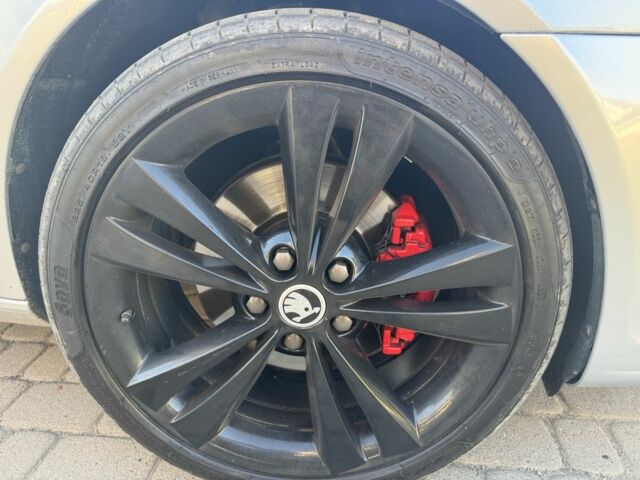 Сірий Шкода Октавія, об'ємом двигуна 2 л та пробігом 247 тис. км за 11000 $, фото 1 на Automoto.ua