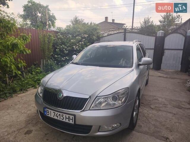 Серый Шкода Октавия, объемом двигателя 1.6 л и пробегом 200 тыс. км за 7650 $, фото 4 на Automoto.ua