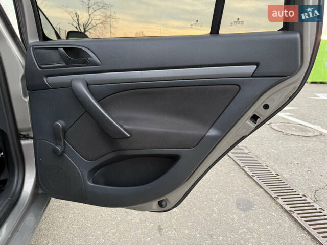 Сірий Шкода Октавія, об'ємом двигуна 1.6 л та пробігом 197 тис. км за 7950 $, фото 21 на Automoto.ua