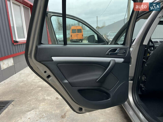 Сірий Шкода Октавія, об'ємом двигуна 1.6 л та пробігом 188 тис. км за 9200 $, фото 63 на Automoto.ua