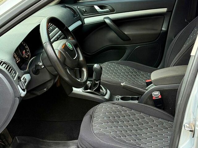 Серый Шкода Октавия, объемом двигателя 1.6 л и пробегом 312 тыс. км за 6650 $, фото 7 на Automoto.ua