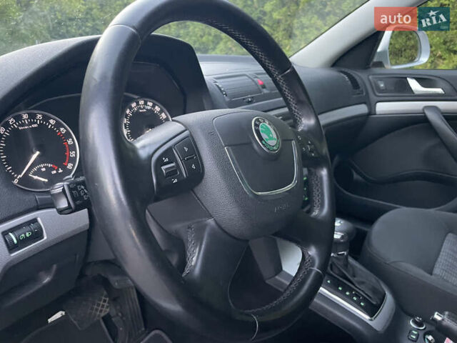 Серый Шкода Октавия, объемом двигателя 1.6 л и пробегом 167 тыс. км за 9300 $, фото 17 на Automoto.ua