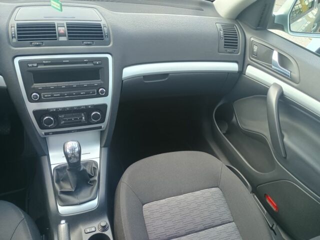 Серый Шкода Октавия, объемом двигателя 0 л и пробегом 230 тыс. км за 8500 $, фото 10 на Automoto.ua