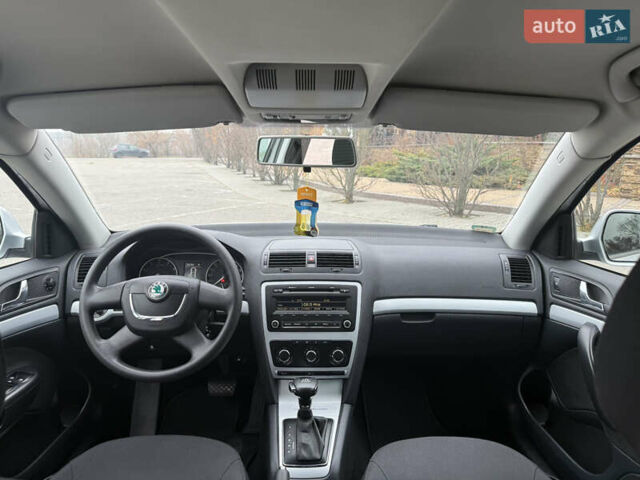 Сірий Шкода Октавія, об'ємом двигуна 1.4 л та пробігом 200 тис. км за 9650 $, фото 12 на Automoto.ua