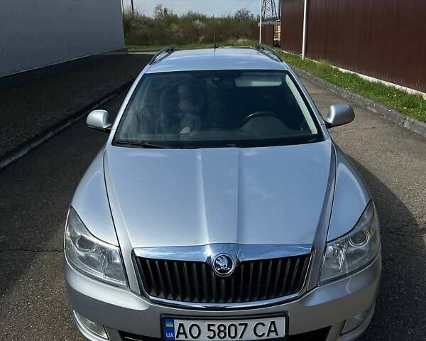 Сірий Шкода Октавія, об'ємом двигуна 1.59 л та пробігом 303 тис. км за 7350 $, фото 1 на Automoto.ua