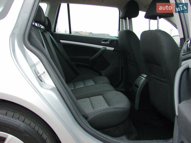 Сірий Шкода Октавія, об'ємом двигуна 1.6 л та пробігом 240 тис. км за 8000 $, фото 15 на Automoto.ua