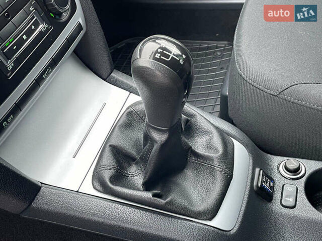 Сірий Шкода Октавія, об'ємом двигуна 1.6 л та пробігом 229 тис. км за 8999 $, фото 169 на Automoto.ua