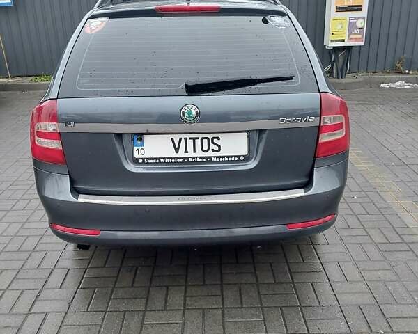 Серый Шкода Октавия, объемом двигателя 1.6 л и пробегом 372 тыс. км за 7300 $, фото 1 на Automoto.ua