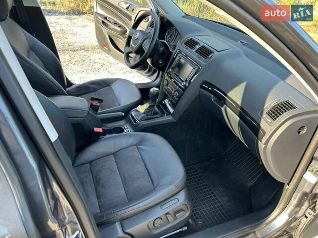 Серый Шкода Октавия, объемом двигателя 1.8 л и пробегом 221 тыс. км за 6900 $, фото 61 на Automoto.ua